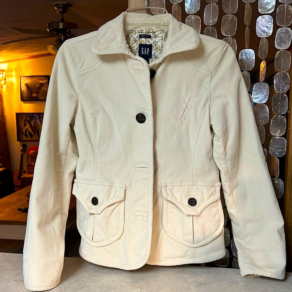 Gap corduroy jacket, size extra, small,  cream colored